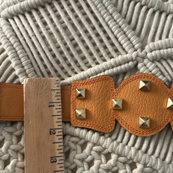 Studded  leather belt - Picture 14 of 14